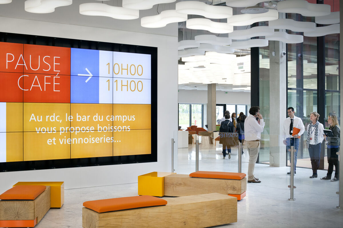 Lola et Anne Duval Signalétique EDF – EDF Campus Paris Saclay